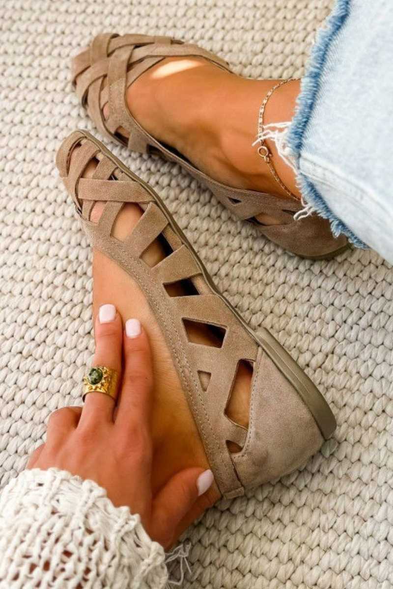 Hina | Sandalias planas con punta abierta y material trenzado