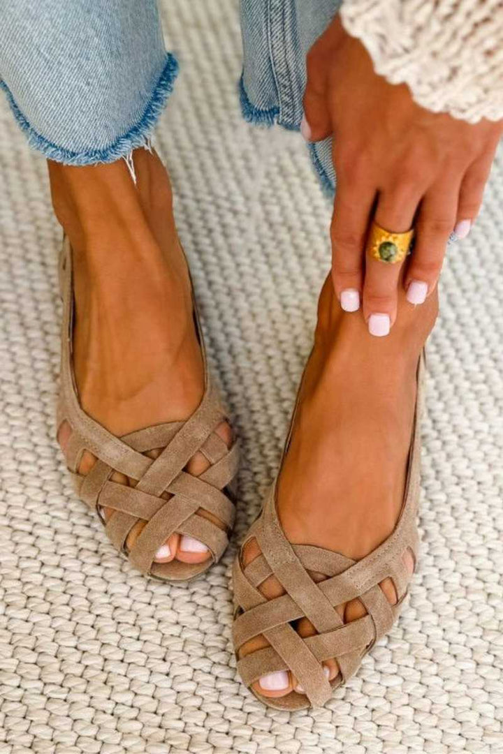 Hina | Sandalias planas con punta abierta y material trenzado