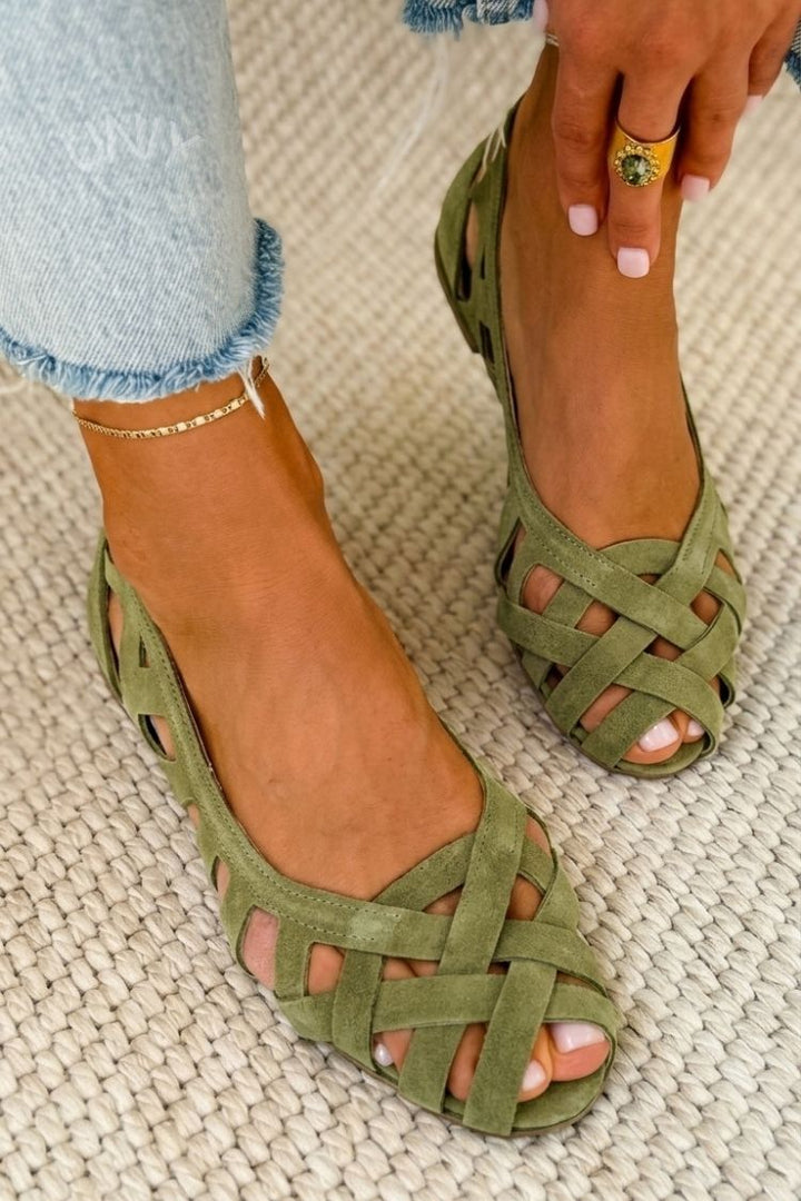 Hina | Sandalias planas con punta abierta y material trenzado